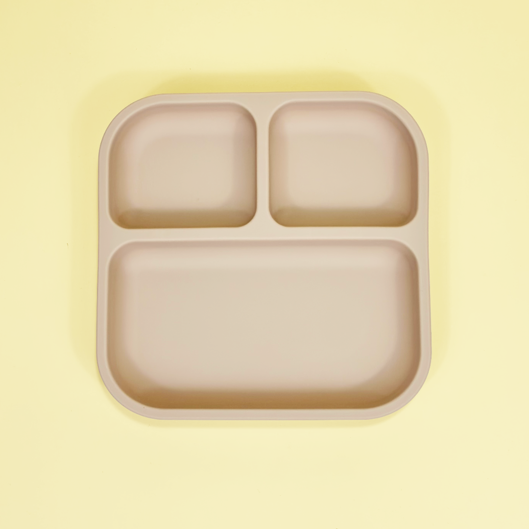 Piatto Compartimentato Quadrato in Silicone con Ventosa Antiscivolo – Light Apricot